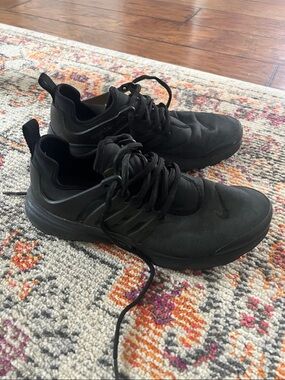 Women’s Nike Presto gym shoes